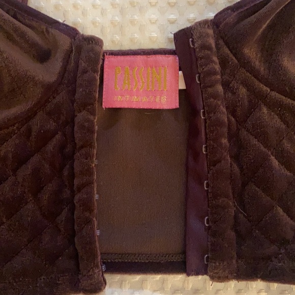 Vintage 90’s Velvet Bra & Panty set. - Picture 6 of 12